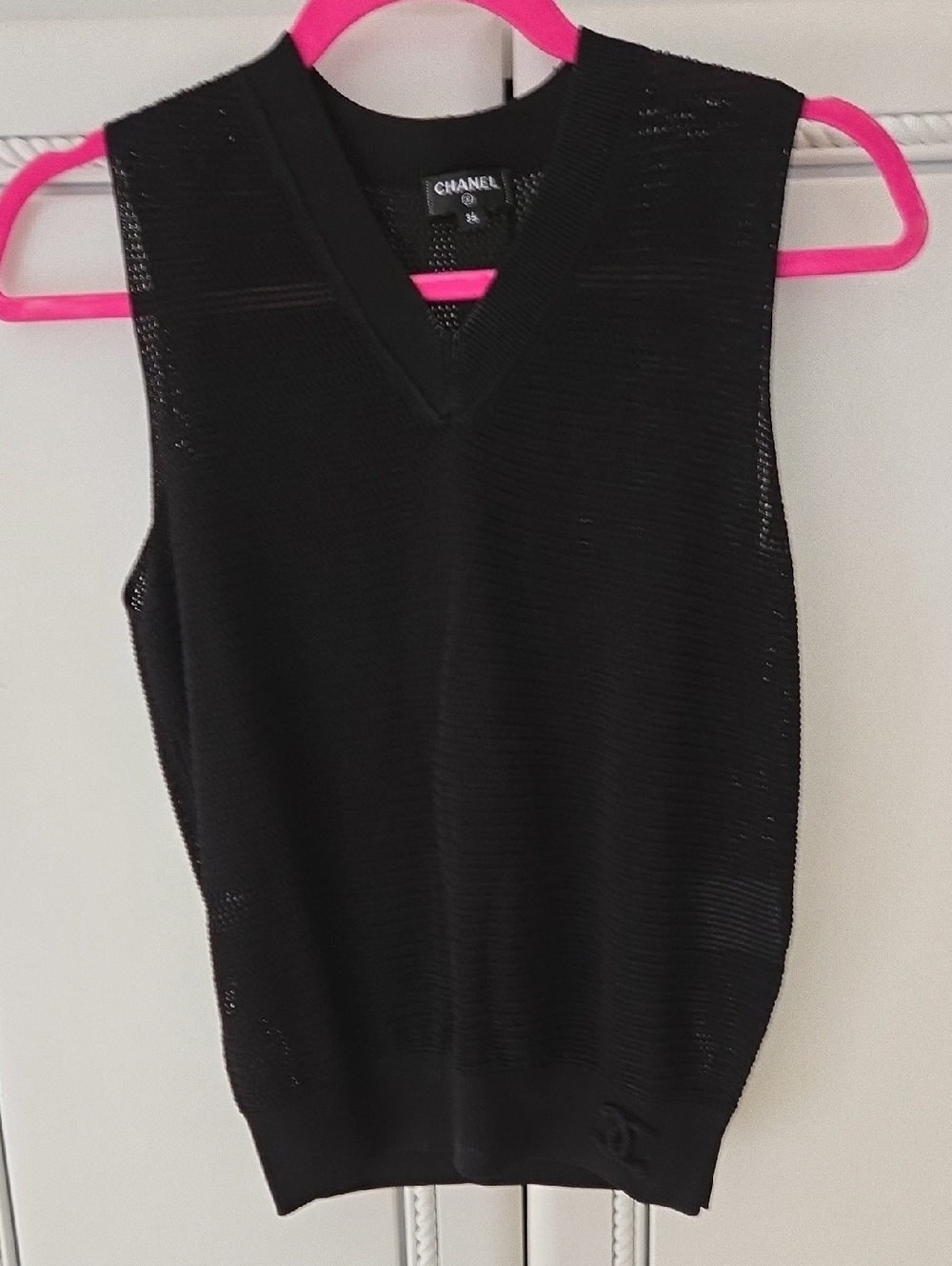 CHANEL Black V-Neck Sleeveless Knit Tank Top